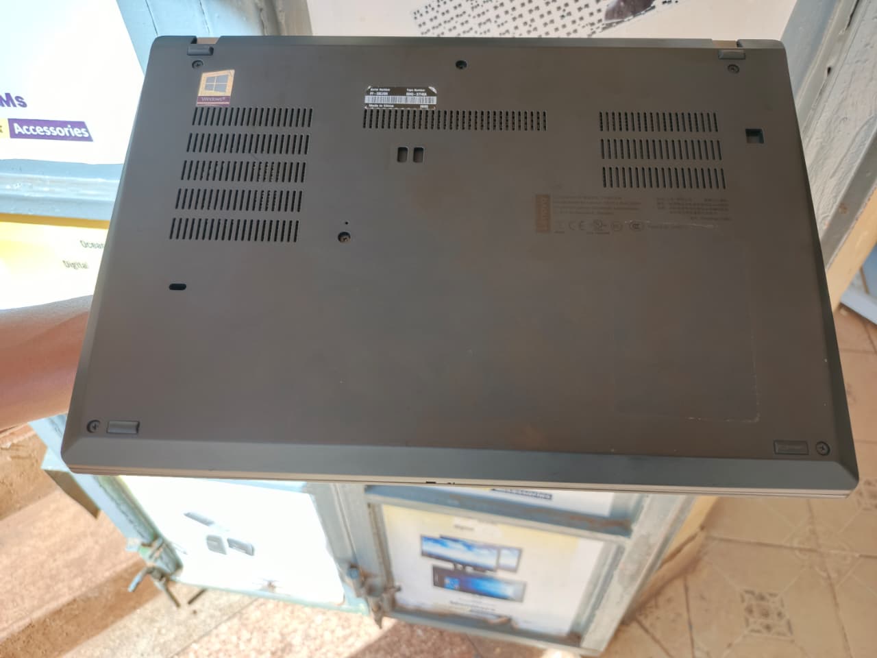 Lenovo ThinkPad T490 – High Performance Business Laptop