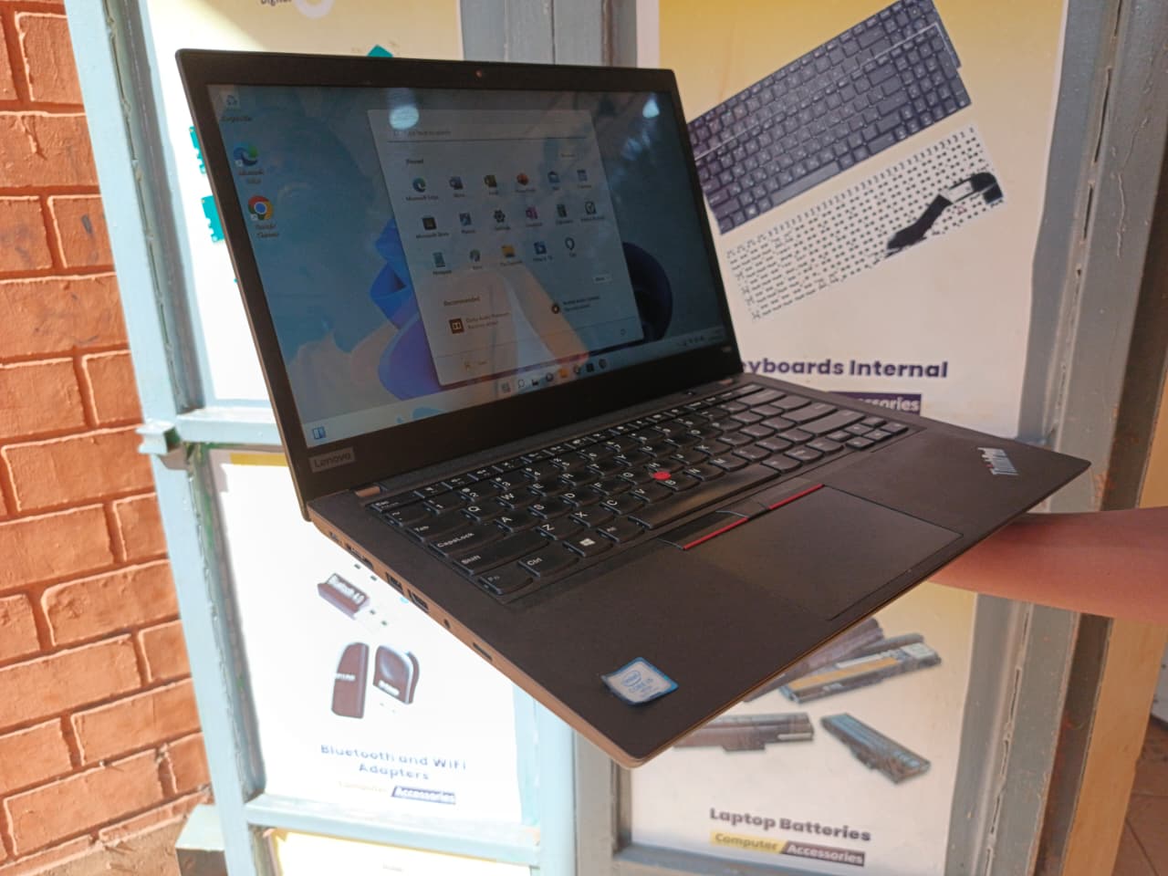 Lenovo ThinkPad T490 – High Performance Business Laptop