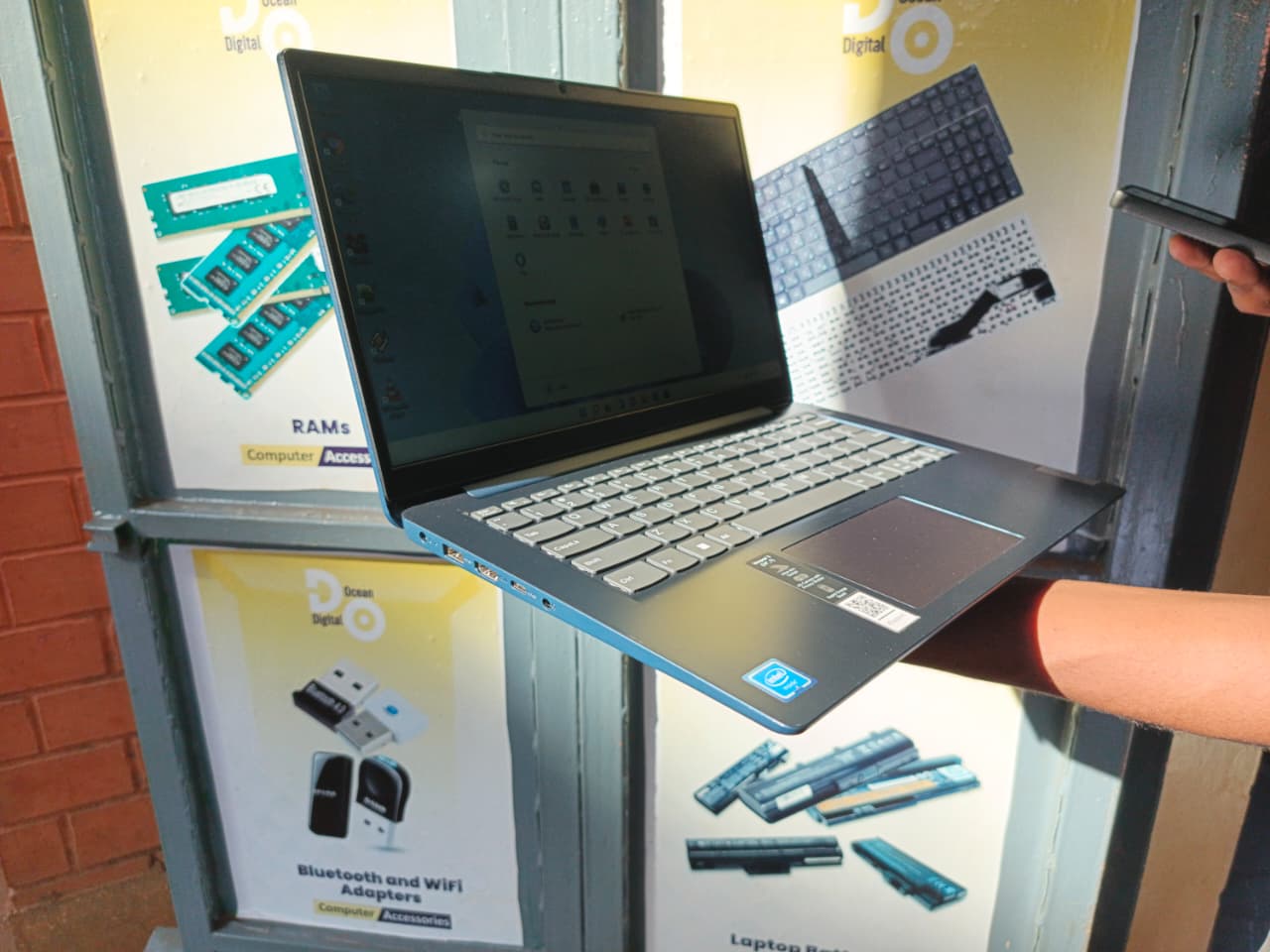 Lenovo IdeaPad 1i – Affordable, Simple & Everyday Laptop